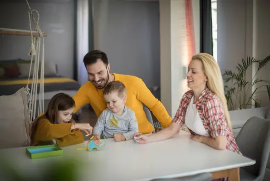Haus-Familie-Wohnen-Serie-10-5 Familie