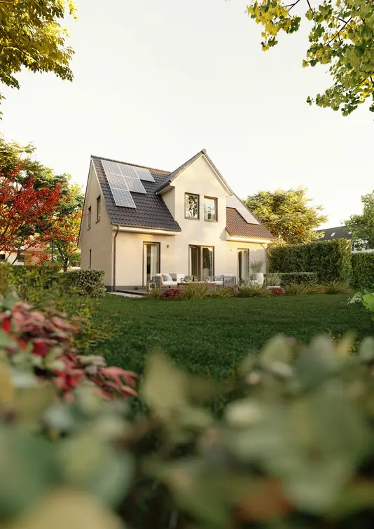 Einfamilienhaus-Flair-134 Blick vom Garten auf Flair 134 mit einer umweltfreundlichen PV-Anlage für nachhaltiges Wohnen.